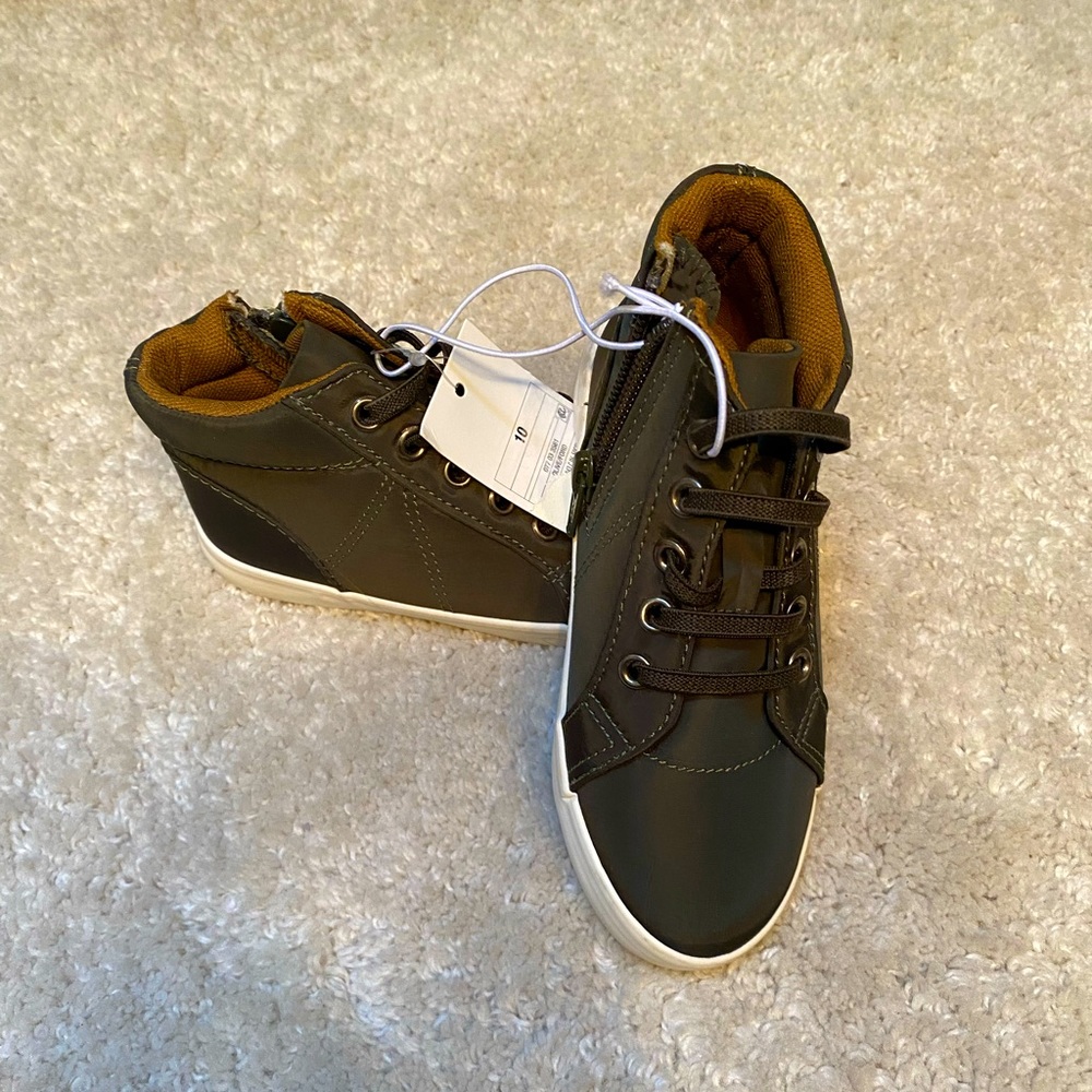 NWT kids shoes